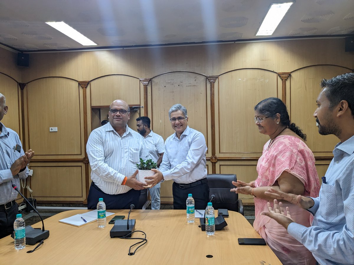 'Reviewing progress & Driving growth! Shri G.V.L Satya Kumar, MD, CRIS held a strategic meeting with Division officials to discuss on digitalizing operations, futuristic mobile apps and innovative dashboards for efficient performance on all fronts. #CRIS @RailMinIndia
