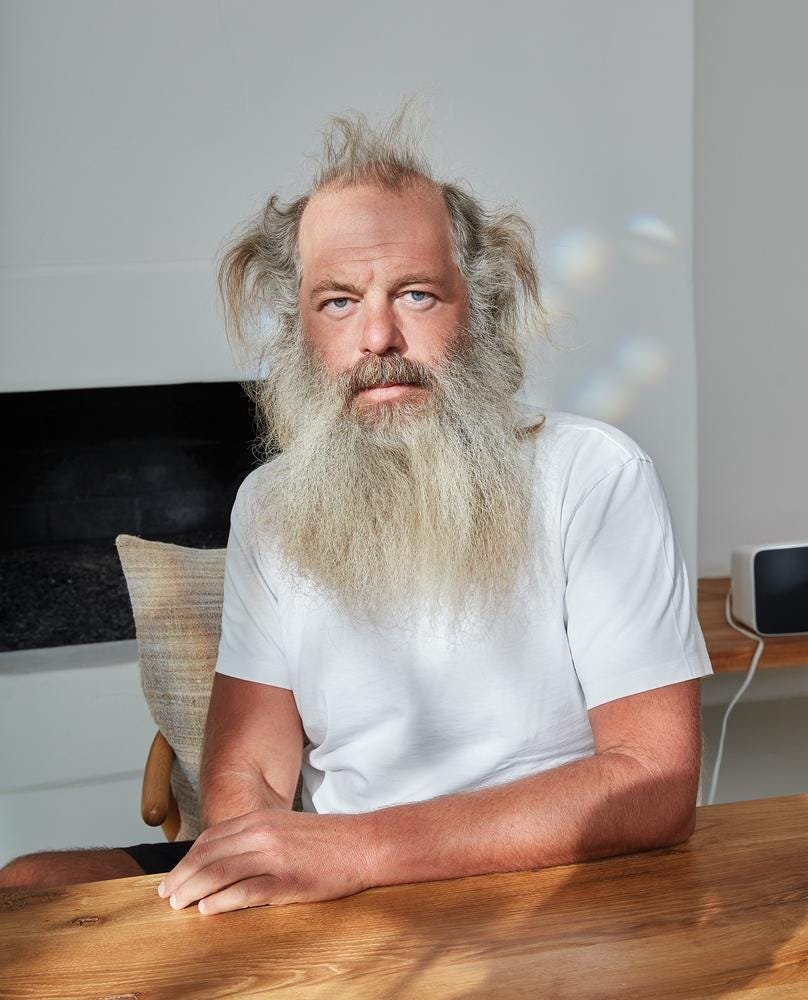 This is Rick Rubin.

He’s produced music for artists like:

• Kanye
• Metallica
• Johnny Cash

He wrote a book detailing his secrets to creativity that have transcended decades.

If you want to master the art of creativity, read this thread: