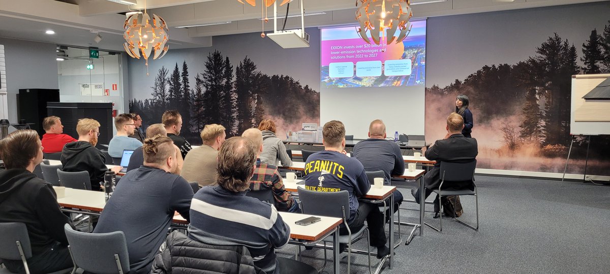 Have you ever wondered how to make #sustainability more tangible for customers? We recently held a sustainability in #polymers session with our customer Vilpe. Combining knowledge is key. Read about our effect on a more sustainable future: eu1.hubs.ly/H08Wl260