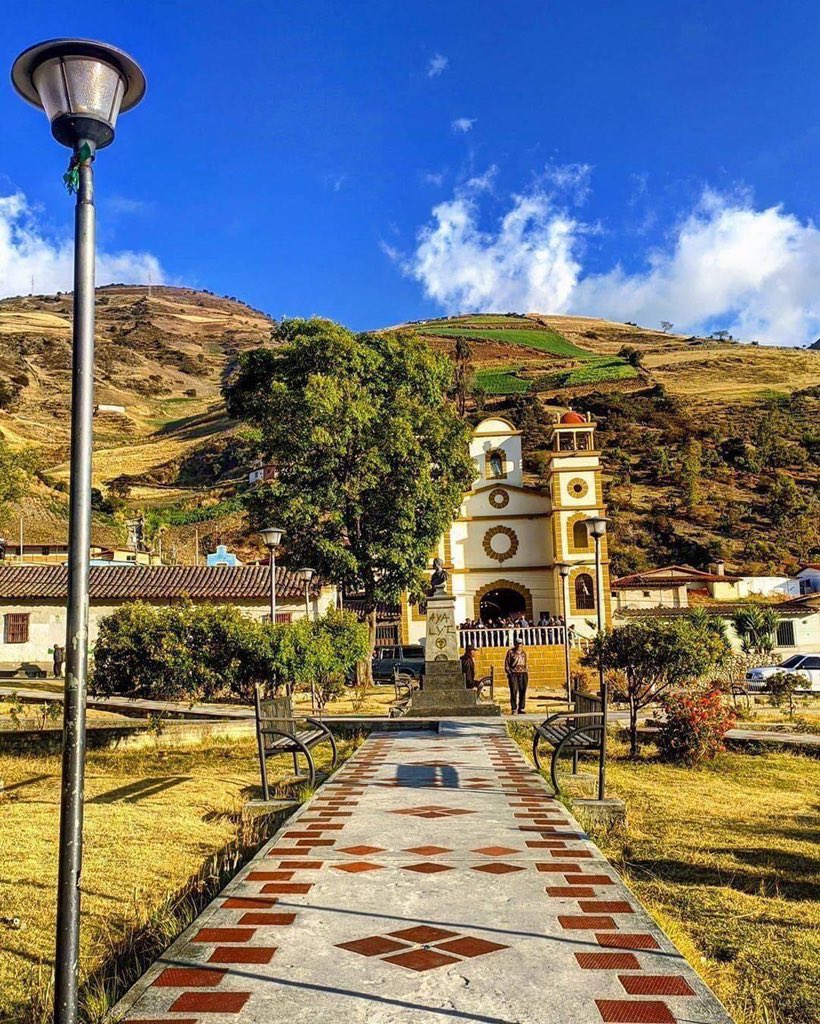 Hermosa postal 
SAN RAFAEL del PÁRAMO de MUCUCHÍES ubicado a 3140 msnm es considerando el pueblo más alto de VENEZUELA …Edo Merida 🇻🇪🇻🇪🇻🇪🇻🇪🇻🇪🇻🇪🇻🇪🇻🇪🇻🇪🇻🇪🇻🇪🇻🇪
📸 @marina_carballo