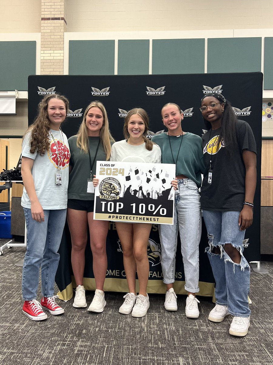 Congratulations to 5 of our seniors for receiving the official word that they will graduate in the top 10% of their class! What an accomplishment! #proud #studentathletes @AthleticsFoster @FosterHSNews @FHSABC_TX @lcisdathletics @elisebristol1 @BaileyLechler @jackie_onyechi