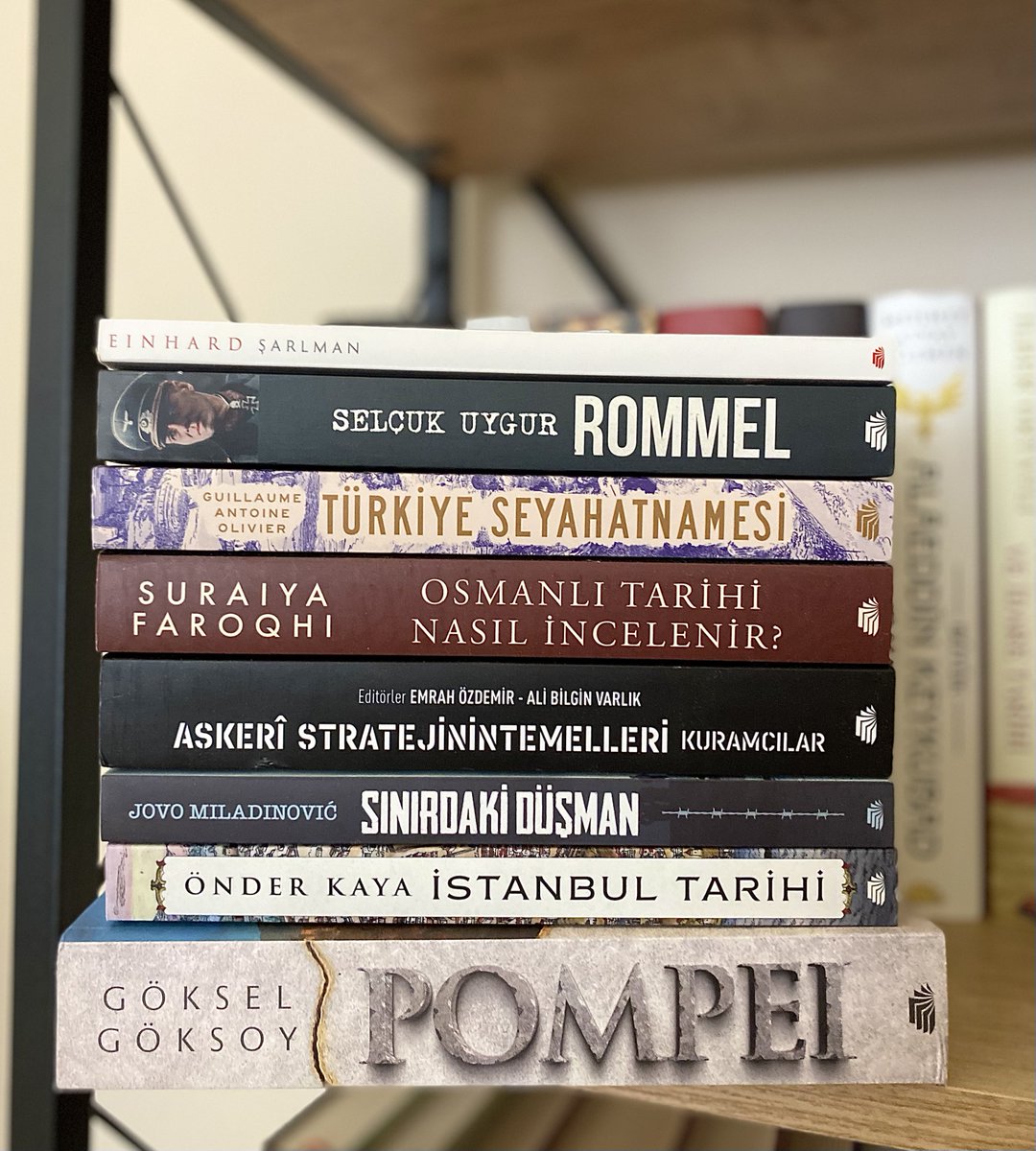 Kronik Kitap'ın bu ay çıkan yeni kitapları. Tarih alanında harika çalışmalar yayımlanmaya devam ediyor. 📚