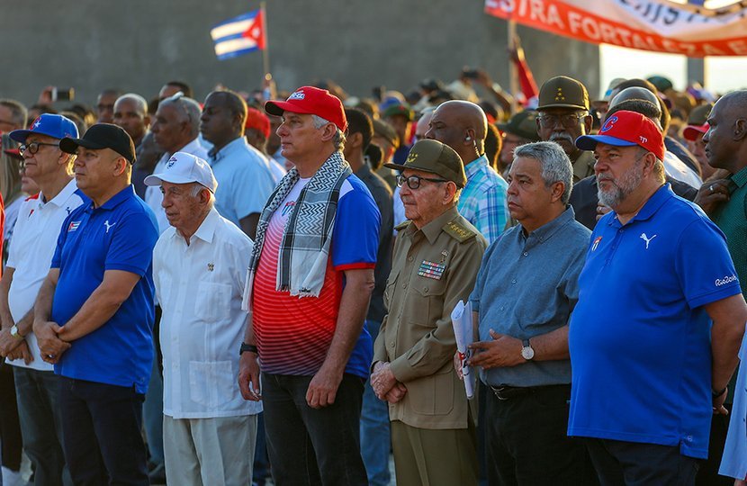 #1roDeMayo, en la tribuna de la unidad #PorCubaJuntosCreamos ✅presidencia.gob.cu/es/noticias/pr…