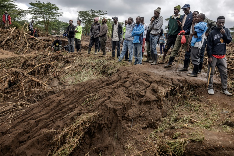 Sube a 188 el balance de muertos por las inundaciones en Kenia: Nairobi (AFP) - 

Al menos 188 personas han muerto en Kenia desde mediados de marzo por las inundaciones, anunció el gobierno este jueves en un balance actualizado, en un momento en que… dlvr.it/T6JyTj