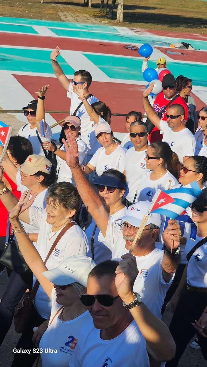 Salto por Cuba, por Fidel y por Cuba fue la demostración del pueblo Avileño, el Día Internacional de los 
Trabajadores