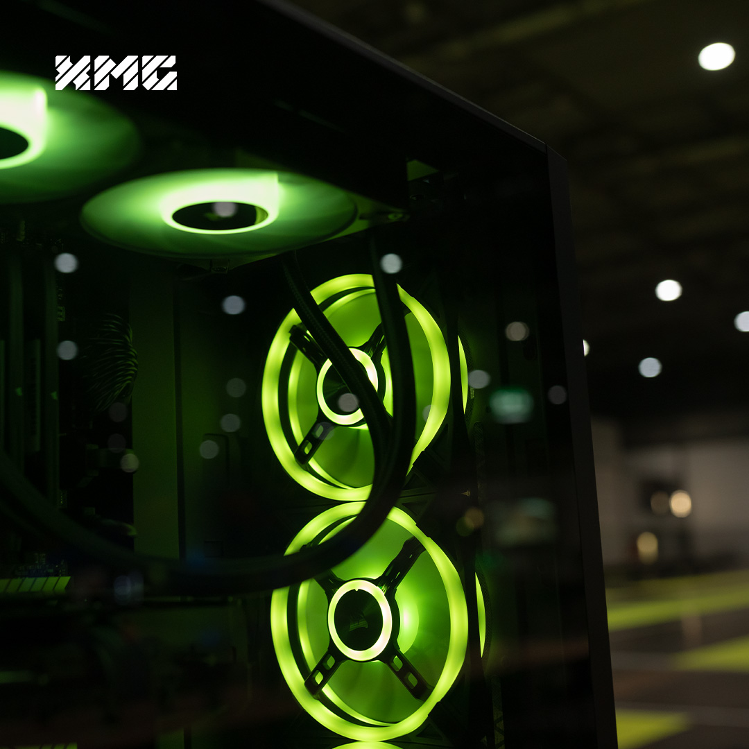 Grün, grün, grün ist alles was ich hab. 🟢 Wenn dieses grün perfekt in Dein Gaming-Setup passt, dann sind unsere Desktop-PCs genau das richtige für dich! 😏 (Jegliche andere Farben sind selbstverständlich auch möglich. 😉 ) Jetzt entdecken: go.xmg.gg/Gaming-PCs-tw