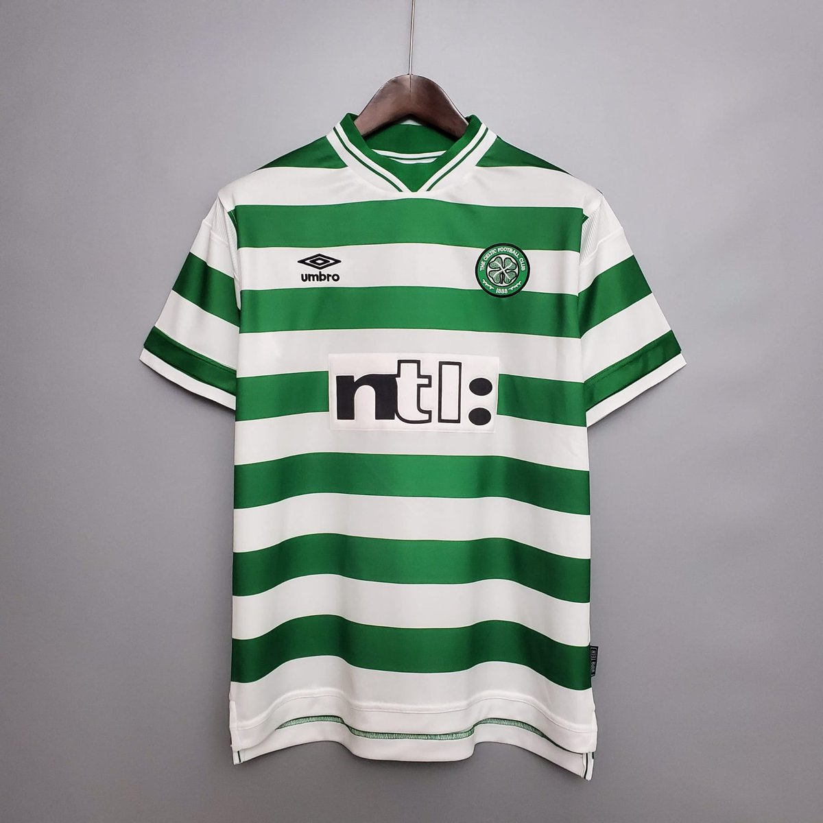 What's the chances anyone on here is selling this absolute beauty in size M in excellent condition?🤔