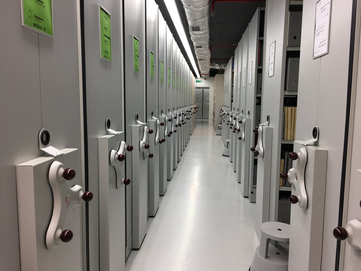 Encara no coneixeu la #BibliotecaMNAC?
Dissabte 4 de maig podeu venir i descobrir els espais restringits d'aquesta biblioteca que compta amb més de 140.000 volums i una reserva amb manuscrits, incunables i edicions de bibliòfil.
Informació i reserves 👉ja.cat/kFvpQ