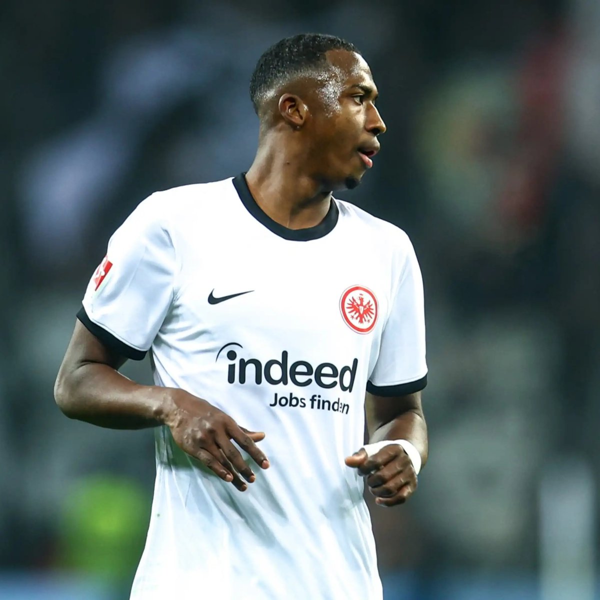 🚨 Liverpool could look to sign Eintracht Frankfurt defender Willian Pacho and then loan him back to the German club for next season.

(Source: @BILD)