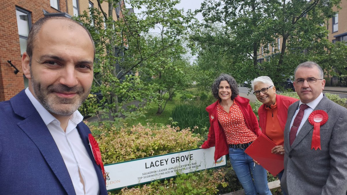 Such a positive response ♥️🌹 Out with the legend @johnmcdonnellMP The next Labour MP for Uxbridge @DannyBeales & next Cllr for Hillingdon East @GMBPoliticsLDN very own @steve_garelick Live in Hillingdon? Use all your votes for Labour before 10pm🌹