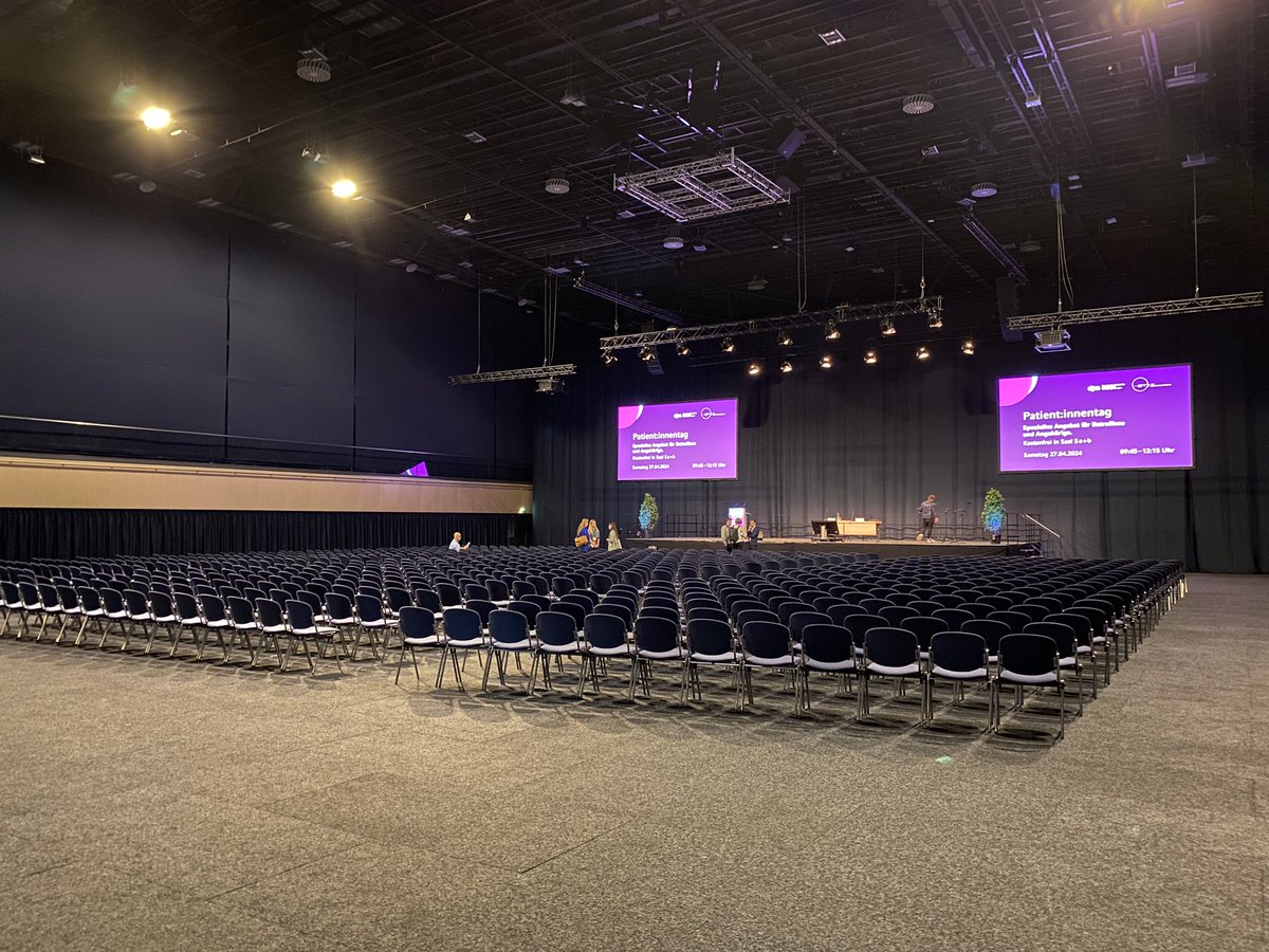 PDandHDLab's tweet image. Roger gave a talk last week at the German movement disorder meeting. "Deutscher Kongress fur Parkinson und Bewegungsstorungen".