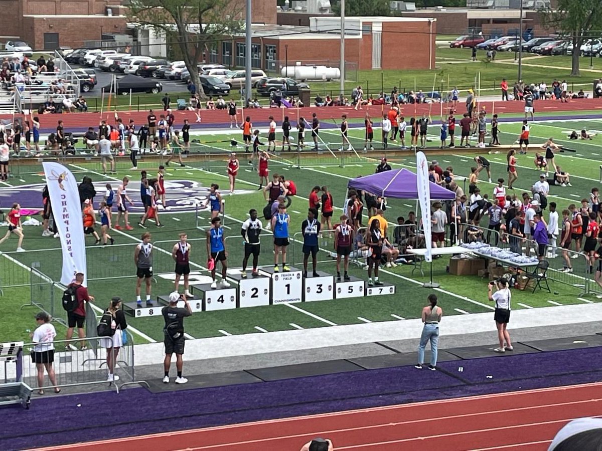 🚨STATE CHAMPIONS!🚨 Results are in from the middle school State Meet where the Eagles competed in the largest division and captured 5 State Titles and brought home 32 medals! Boys finish 3rd in the state, girls 7th. #OneValley Results: mo.milesplit.com/meets/587852-m…