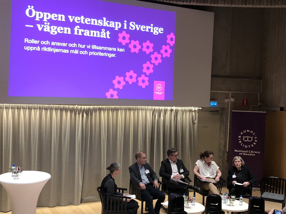 ”Jag är optimistisk. Det här är också forskardrivet. Jag ser behov av bredare och mer objektiv meritvärdering.” Rektor Astrid Söderbergh Widding om meritvärdering vid panelsamtal om #öppenvetenskap på @kungbib #openscience