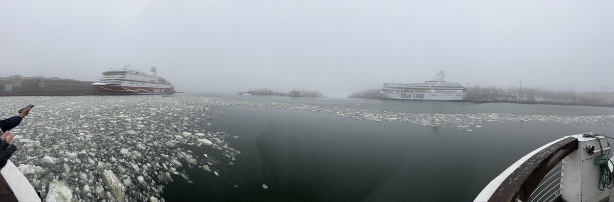 #Helsinki harbour on ice. 🇫🇮 #PanoPhotos