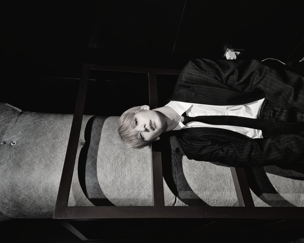 hey, wanna hit the town or vibe out at mine? up for whatever floats your boat.