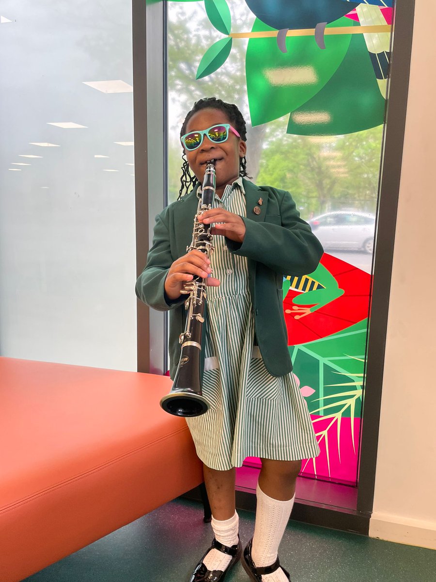 This is Darrah 😎 Darrah is 6 and plays the clarinet. She has a big sister + 2 big brothers and her favourite thing is 'naps'. Darrah is very cool (everyone at OMF agrees). She says 'bring your music to lessons + practice everyday, and maybe one day you can be as cool as me' 👊