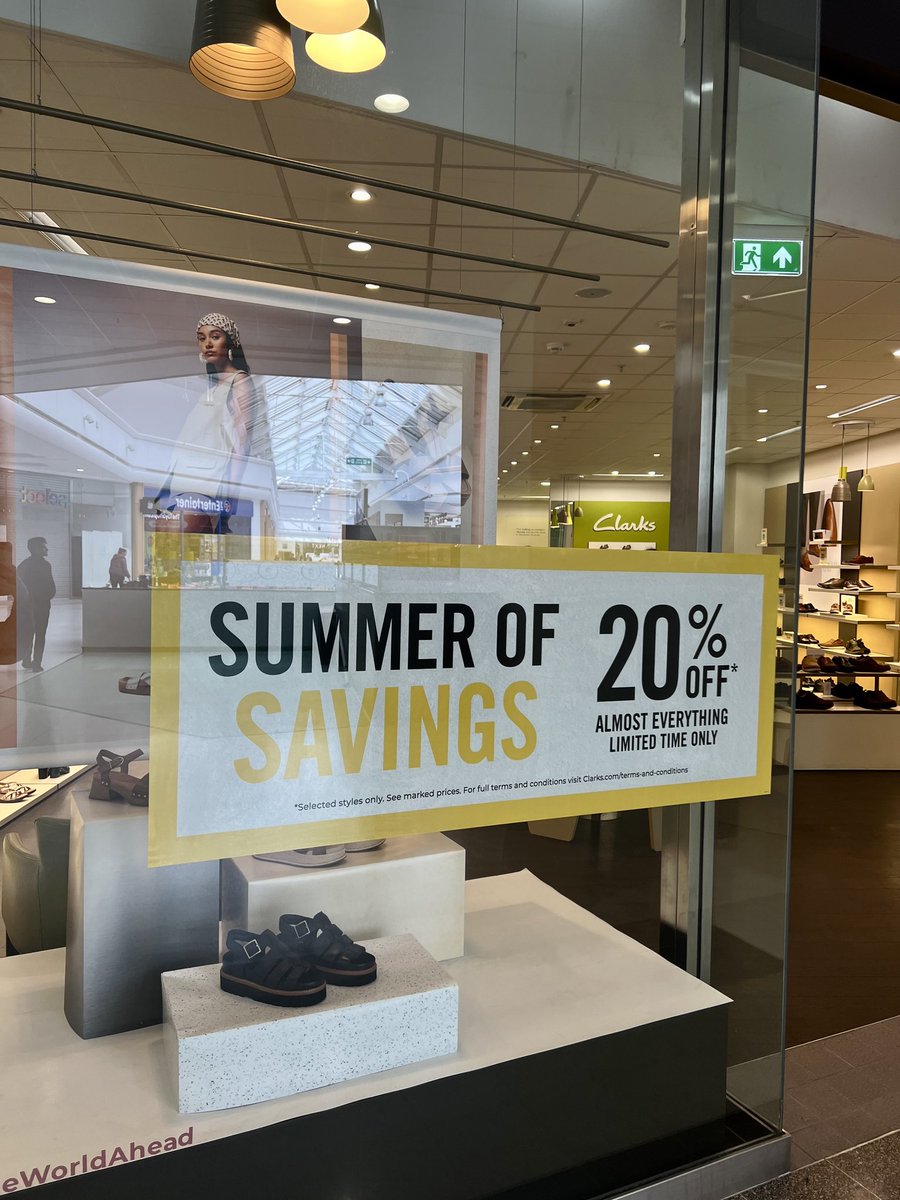 Here's a #bankholidayweekend offer from Clarks.
Available now, here in Kingsgate, until closing time #bankholidaymonday 
#Huddersfield #Kirklees