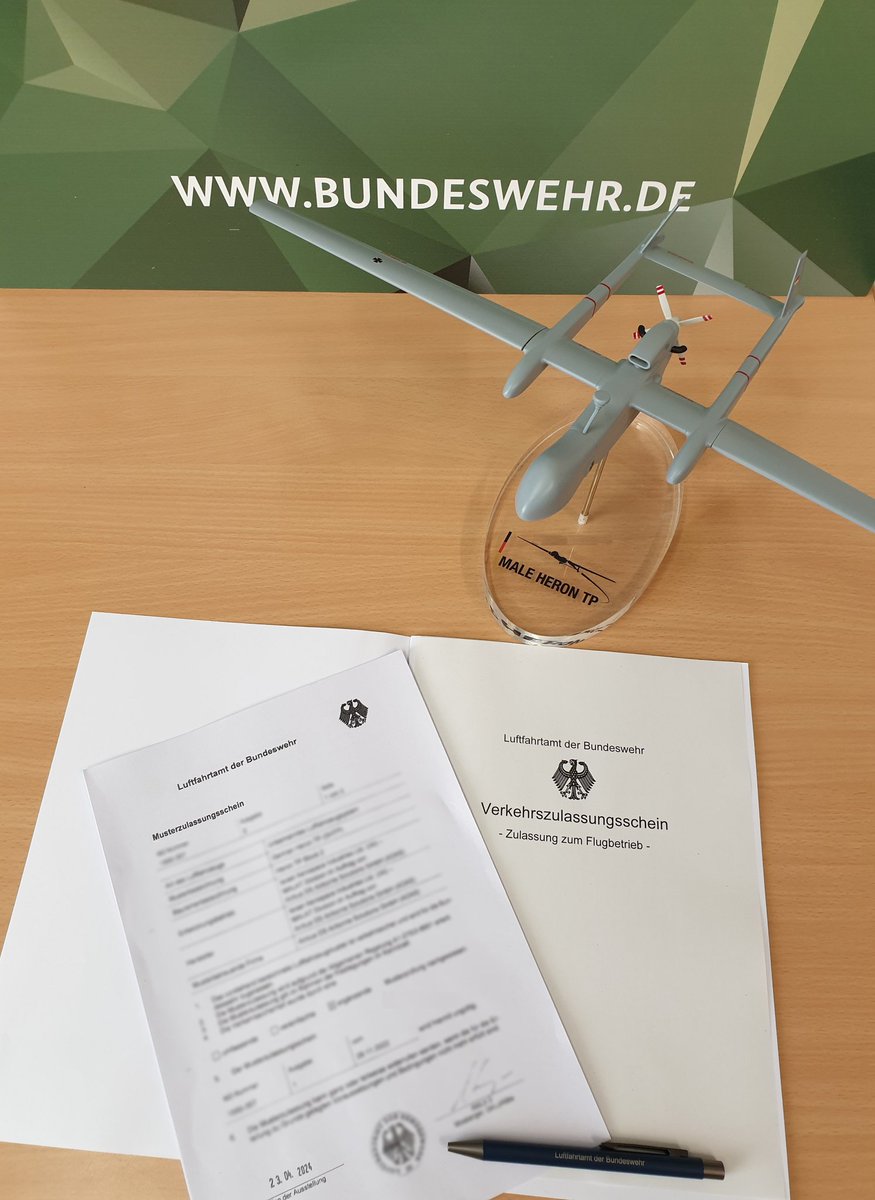 Es kann losgehen! Heute wurde im Luftfahrtamt der Bundeswehr in #Köln die Verkehrszulassung für den German HERON TP - #GHTP unterzeichnet. Die Zulassung unserer neuen Aufklärungs-#Drohne gilt weltweit. Der Flugbetrieb ist ab Mitte Mai in #Jagel geplant. Danke @BaainBw!…