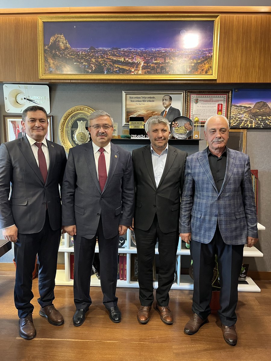 📍TBMM Çobanlar Belediye Başkanımız Ali Altuntaş, AK Parti Çobanlar İlçe Başkanımız Murat Yeşil, İGM üyemiz Cengiz Ceylan ve beraberindeki heyeti Gazi Meclisimizde misafir ettik. Kendilerine teşekkür ediyor çalışmalarında kolaylıklar diliyorum.