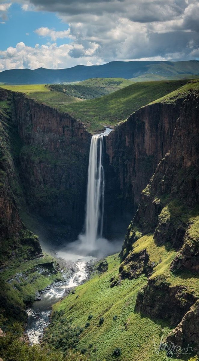 Maletsunyane Falls is a majestic waterfall in Lesotho 🇱🇸, Africa, plunging 192 meters into a gorge.

It's a stunning natural wonder surrounded by scenic landscapes, popular for adventure activities like abseiling and hiking.

t.me/africafirsts

#VisitAfrica #ThisIsAfrica