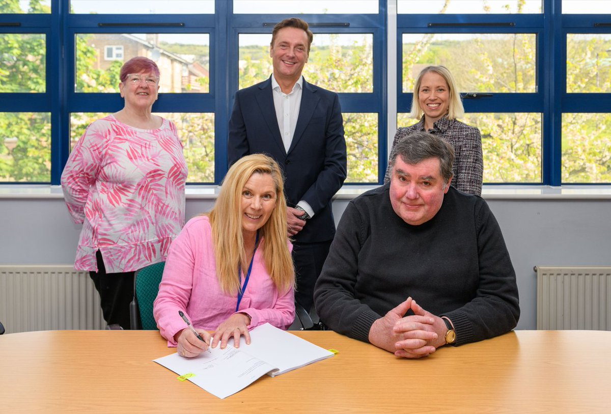 HIVEPortsmouth (@hiveportsmouth) on Twitter photo We’re very excited to announce that we’ve signed the lease for a new voluntary sector hub in Paulsgrove!
It’s the second such facility to be opened by HIVE Portsmouth, with both being funded by a £250,000 donation from <a href="/BAES_Maritime/">BAE Systems Maritime</a>
Read more: hiveportsmouth.org.uk/news/new-volun… We’re very excited to announce that we’ve signed the lease for a new voluntary sector hub in Paulsgrove!
It’s the second such facility to be opened by HIVE Portsmouth, with both being funded by a £250,000 donation from <a href="/BAES_Maritime/">BAE Systems Maritime</a>
Read more: hiveportsmouth.org.uk/news/new-volun…