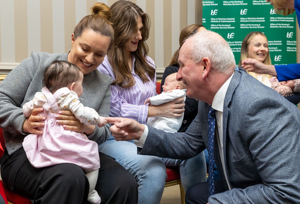 .@BernardGloster meeting some local mothers and babies today at the National Midwifery Conference in Portlaoise #IDM2024 @NurMidONMSD