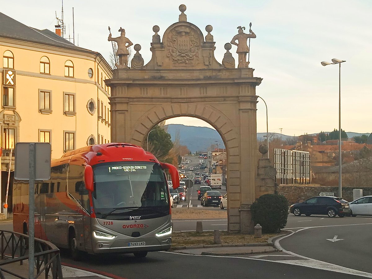 Hoy es fiesta en Madrid, feliz día a los segovianos q obligados por la falta de estudios y trabajo hoy descansais Desde la calzada romana al Avanza, pasando por los pastores del Cordel y la Puerta de Madrid 2 milenios dejándose la piel cruzando la sierra para salir adelante