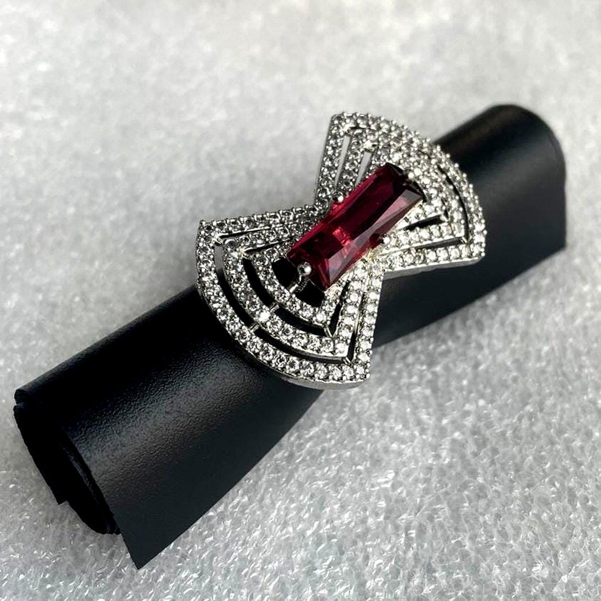 DiwamJewels's tweet photo. "Captivating charm, timeless allure. 💍 
.
.
.
Indulge in the captivating allure of our Garnet and CZ Silver Plated Ring, a stunning creation crafted to enchant and inspire.

Gemstone:- Garnet and zircon
Sku -: DMJ-R-06

https://t.co/tTzuDnoiEj https://t.co/bjv4Px2emO