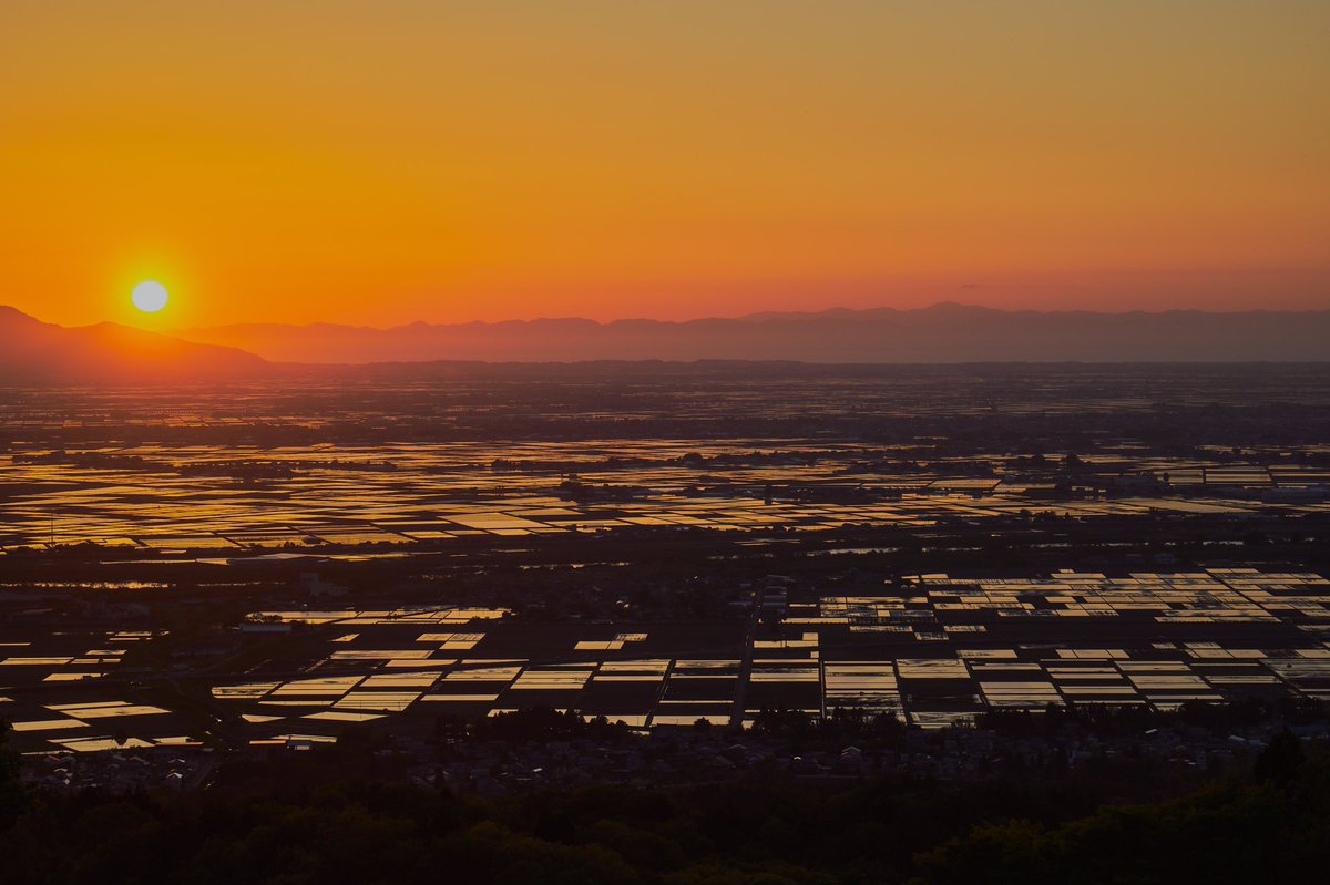 静寂の夕暮れ

#photography #sunset #sunsetphotography #tokyocameraclub #東京カメラ部 #my_eos_photo #canonphotography #キヤノン党でほめあいたい