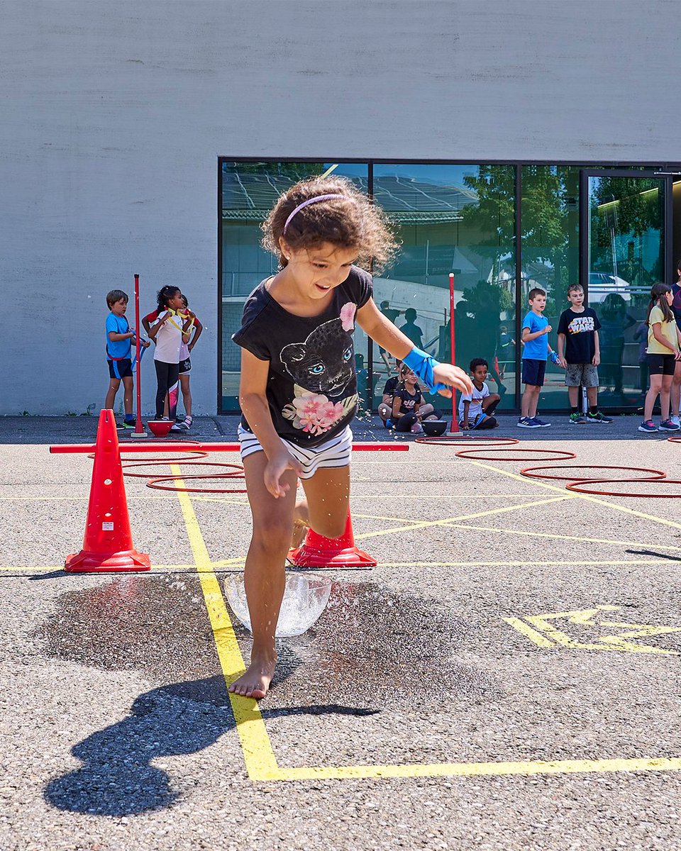 Die Schweizer Paraplegiker-Gruppe stärkt Vereinbarkeit von #Familie und #Beruf. Neben der eigenen Kita für Kleinkinder werden in den #Sommerferien erstmals auch Schulkinder zwischen 6 und 12 Jahren betreut. Dies in Zusammenarbeit mit Idée Sport. Infos: paraplegie.ch/ferien