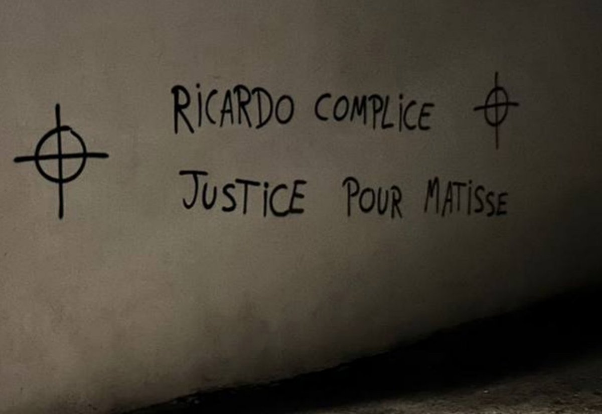 Hier, à #Montpellier, des #néonazis ont vandalisé La Base, un lieu collectif où ce soir je fais une présentation en tant que journaliste travaillant sur l'extrême droite. Les images ont été publiées sur le canal néonazi OuestCasual.

@SnjCgt @RSF_inter @montpellier_