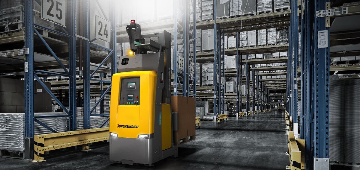 Thanks to our award-wining Jungheinrich Logistics Interface, which is developed entirely in-house, we can easily integrate your #AGV with an existing ERP system. To find out more, visit bit.ly/3kuDvCr #automation #JungheinrichUK #intralogistics