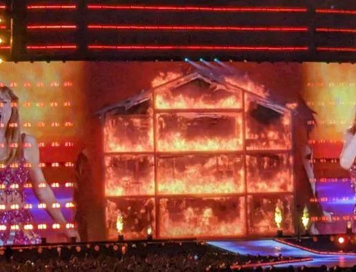 “We got on like A HOUSE ON FIRE”??? 👀 Was Billy Bragg dropping an Easter Egg for Taylor Swift, or did he just coincidentally use this idiom (that I’d never heard of until now)? #TSTTPD #TSTheErasTour