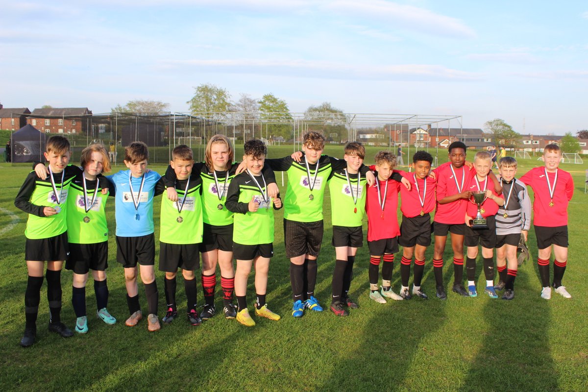 Hundreds more local primary school children involved in the third and final night of the @BoltonSch Football Festival. A team winners were Red Lane and B team winners were Egerton #schoolstogether @BSBDSport @BSBDFootball #BoltonSport @bolton_sport