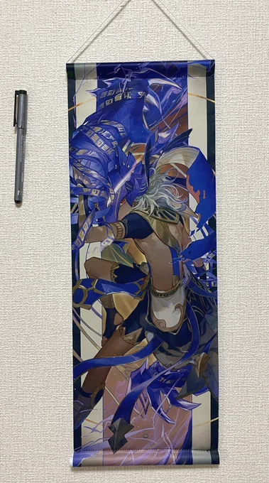 ・アクスタ 120×150mm ・タペストリー 185×514mm ・色紙 241×272mm ・クリアファイル A4サイズ 実物の写真! ※色紙は実際に売るのと絵(というか色)が少し異なります 