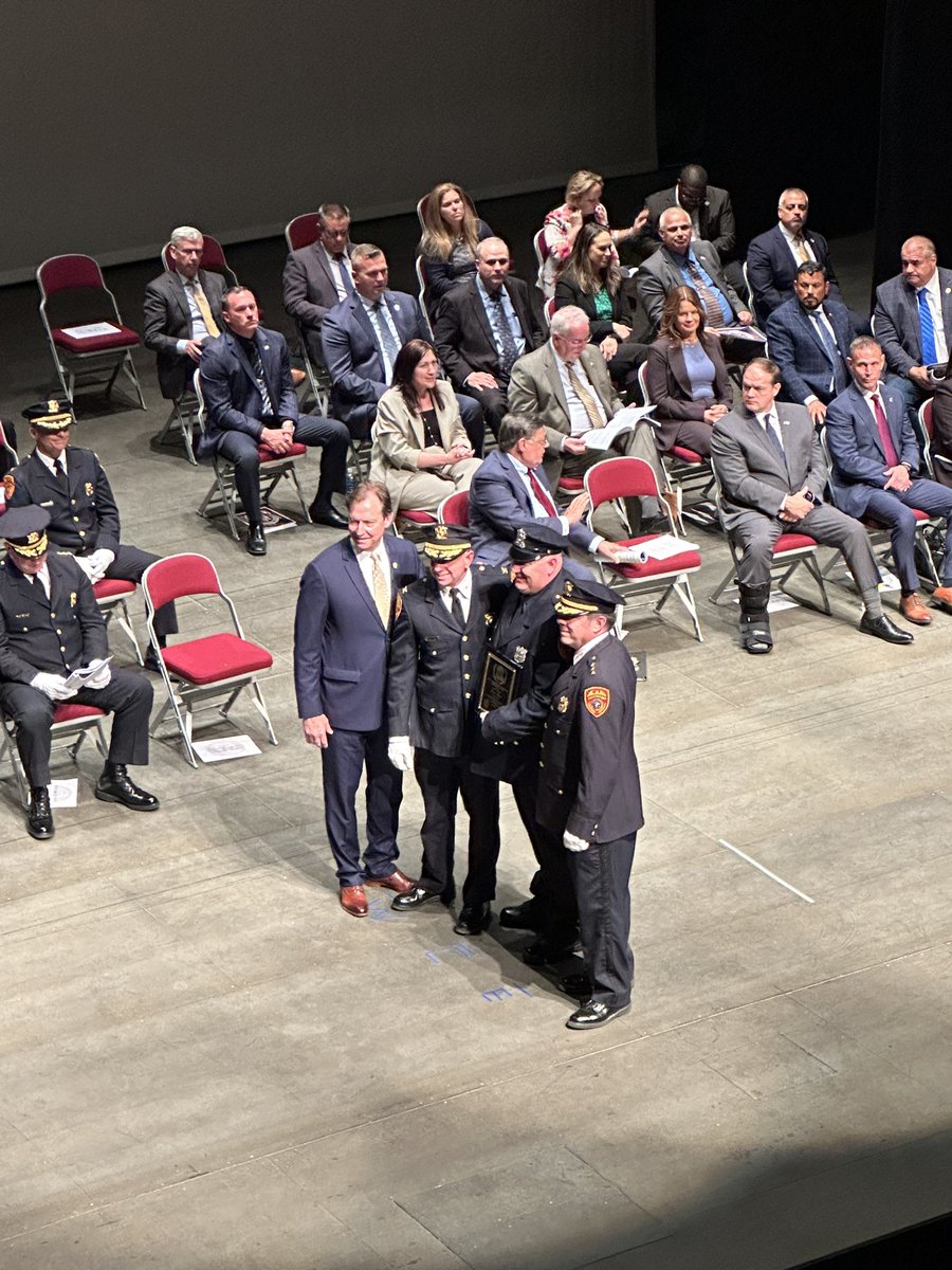 Officers and Detectives from throughout the county were honored last night at the 59th Annual Awards Ceremony. The 7th Precinct is proud to have had so many from our team receive awards!