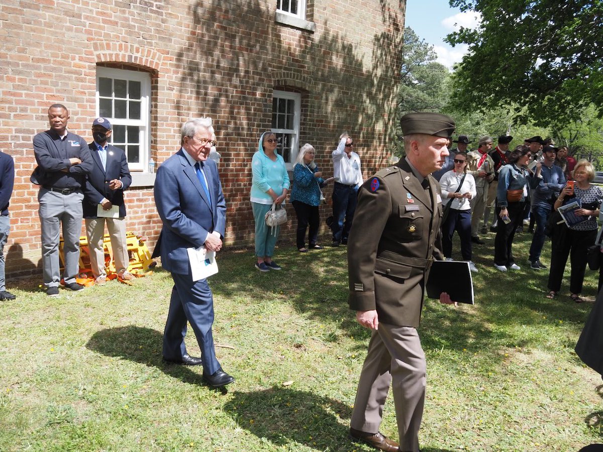 Last month, from the North Carolina National Guard to everyday citizens, the stories of people of color who served in the American Revolution were shared during the America 250 North Carolina kickoff event in #Halifax, NC. 📖 Read the full story: rrspin.com/news/8805-ncng…