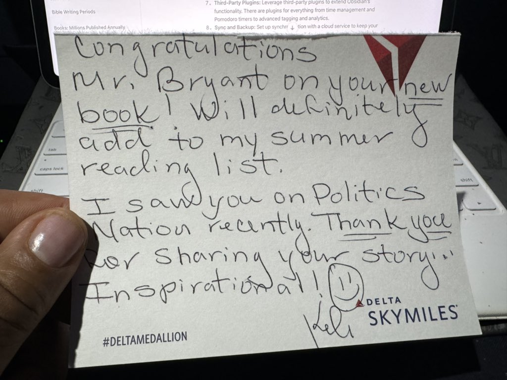The new #financialliteracyforallbook is already changing vibe and culture, with new focus on our money, finances, wealth creation and MINDSET.  This note was given to me in flight now to NYC by a @Delta rep. 🙏🏽 Thanks @TheRevAl 

#SilverRights