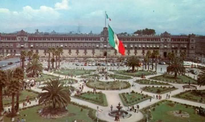 Se antoja regresar a esta versión del zócalo cdmx.