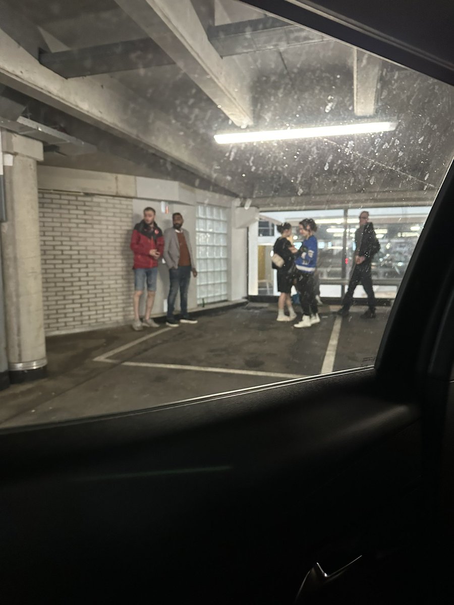 tomdekker100's tweet photo. @JanHamming prettig naar je auto lopen na een avondje terras op de Dam in @zaandam in de parkeergarage de Rozenhof. https://t.co/X5LfHJjcjj