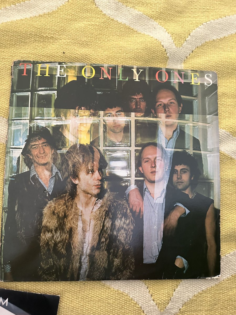 #VinylJukebox Punkish Only Ones @MIKEYWMS @NewWaveAndPunk @clairy_clairy8 @Flash6246973 @idiotrufus @srobb68 @DonkinGerardo @SkamanD14 @thecatperson1 @Jongold7Gold @Crookshank101 @newgaryn @julesobee ‘@Karin22796909 @mattvern @nigelburton5 @afc1903gb youtu.be/ilDD5SeHxXE?si…