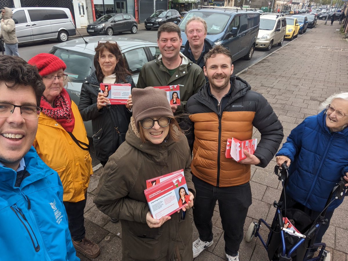 Lots of support for @WelshLabour in Splott again today, but also quite a few who didn't remember it was polling day 🫣 So tell your friends and neighbours - get out to vote for the brilliant @Emma_Wools Polling stations open until 10pm but you'll need ID.