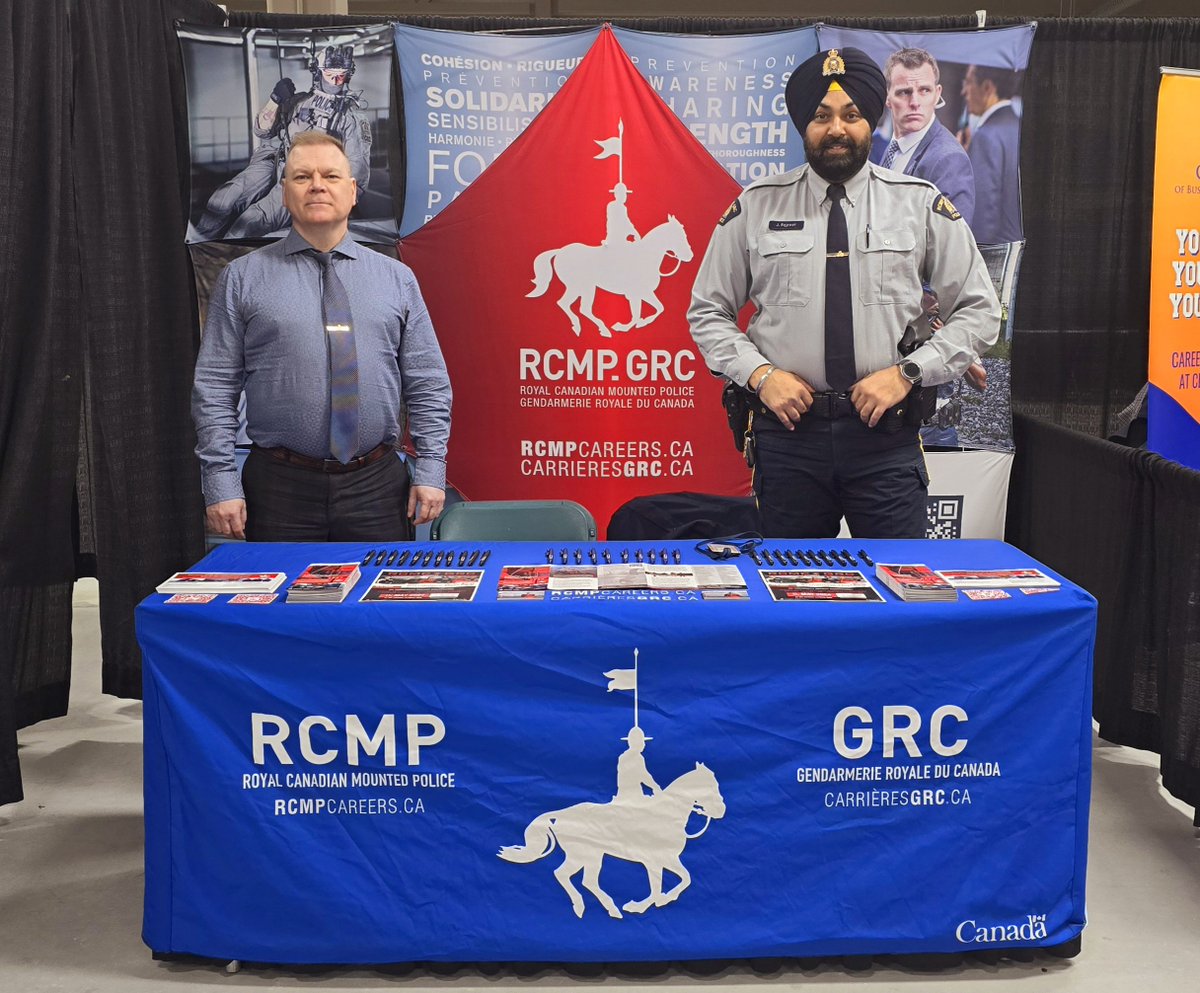 Cst. Rajpoot is at the Alberta Hiring and Post-Secondary Education Expo at the Pidherney Curling Centre in #RedDeer! Catch him today until 3 p.m. if you want to chat about your future with Alberta RCMP 🚓