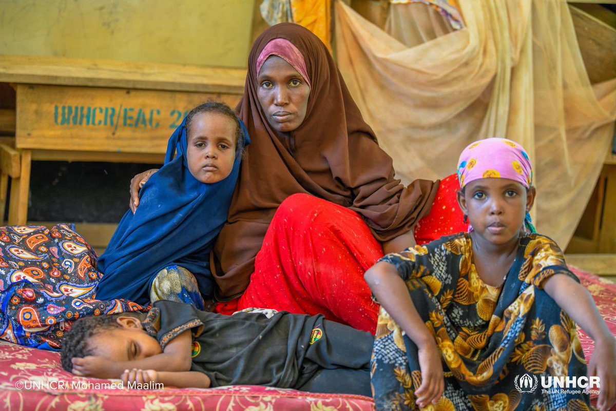 Latest on #flooding from Dadaab. 

Farah and her daughters take shelter in a school after their home was destroyed. 

UNHCR teams continue to support refugees impacted by this extreme weather.