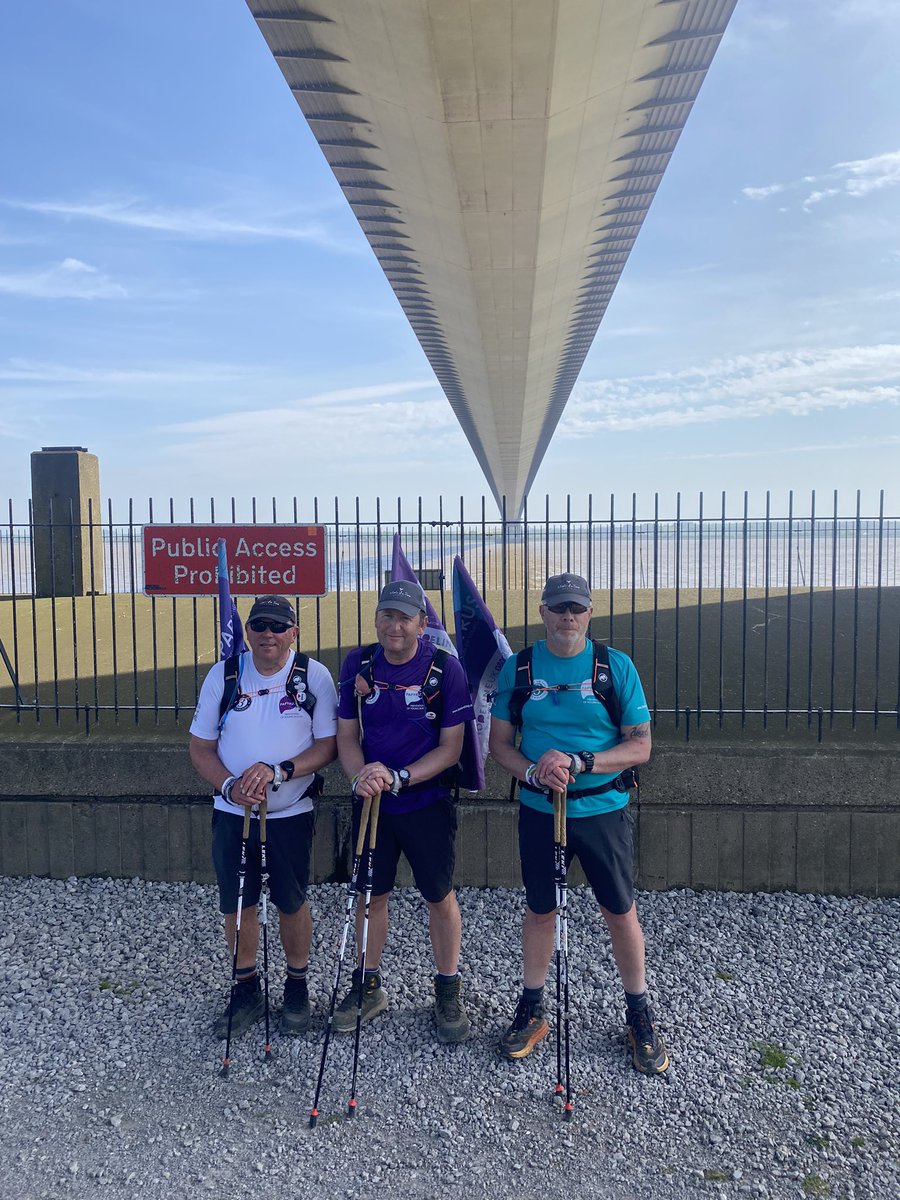 Day 16 Yokefleet to Hull A welcome at Brough Fire Station, a cup of tea in Sue’s back garden, one of Hull’s famous white phone boxes and us under the Humber Bridge. Please help us support @PAPYRUS_Charity 3dadswalking.uk/a-walk-of-hope…