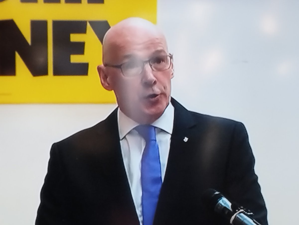 'I am no caretaker. I am no interim leader' says a fired up #JohnSwinney! #SNPLeadershipElection