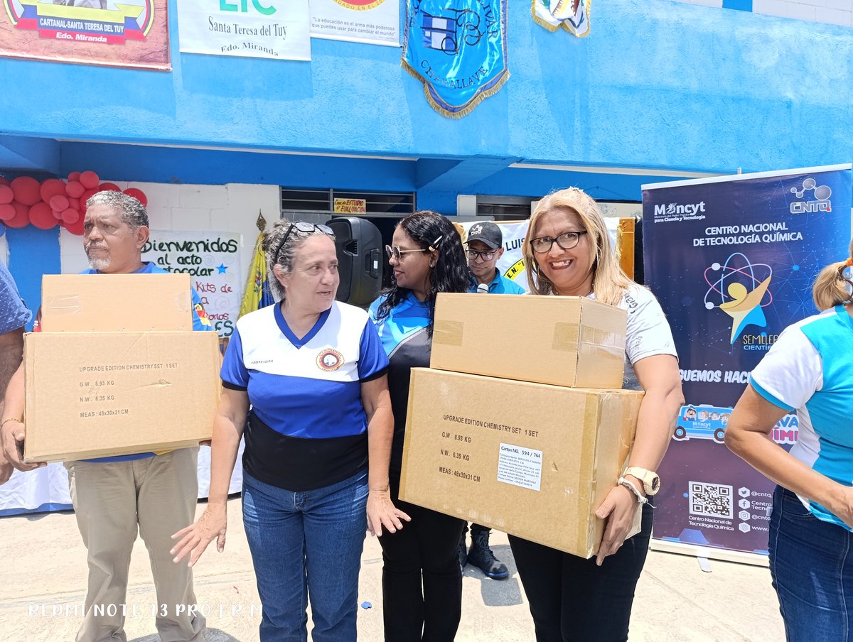 cdcepazcastillo's tweet photo. Hoy se realizó la entrega de los Kit de laboratorios,taller de formación,por parte de @Mincyt a las instituciones de los Municipios Paz Castillo,Independencia,Cristóbal Rojas,Tomás Lander y Urdaneta.
@NicolasMaduro @_LaAvanzadora  @MPPEDUCACION @rosabecerra3 @ZYSEGMIRANDA https://t.co/Qk71qG1QiY