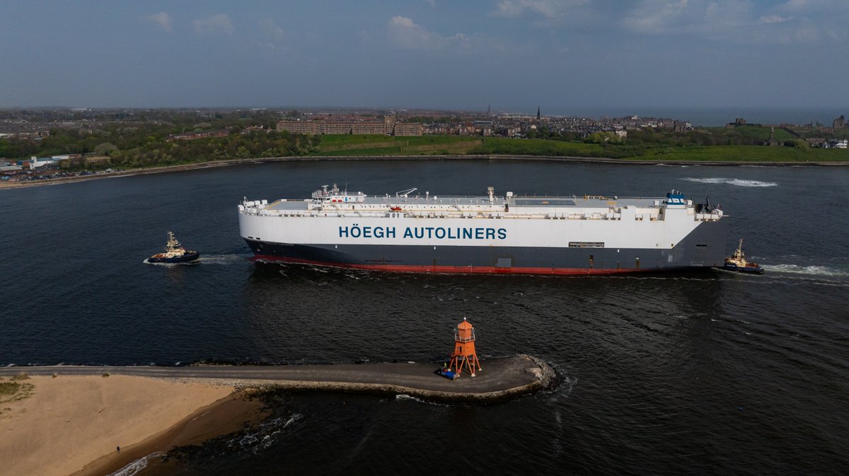 HOEGH LONDON | Vehicles Carrier | IMO: 9342205 

River Tyne.