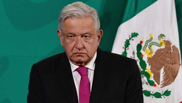 AMLO continúa haciendo promesas, planes y proyectos. No habla como el político que ya se va, habla como el tirano que llegó para quedarse. Qué miedo.