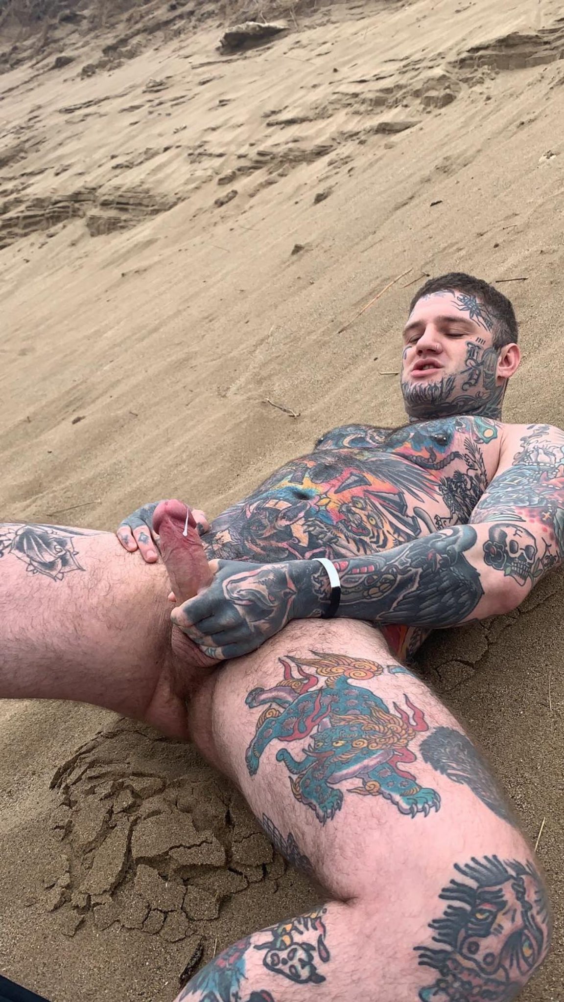 Is it summer yet? ☀️ https://t.co/GOm5ET5Nf7